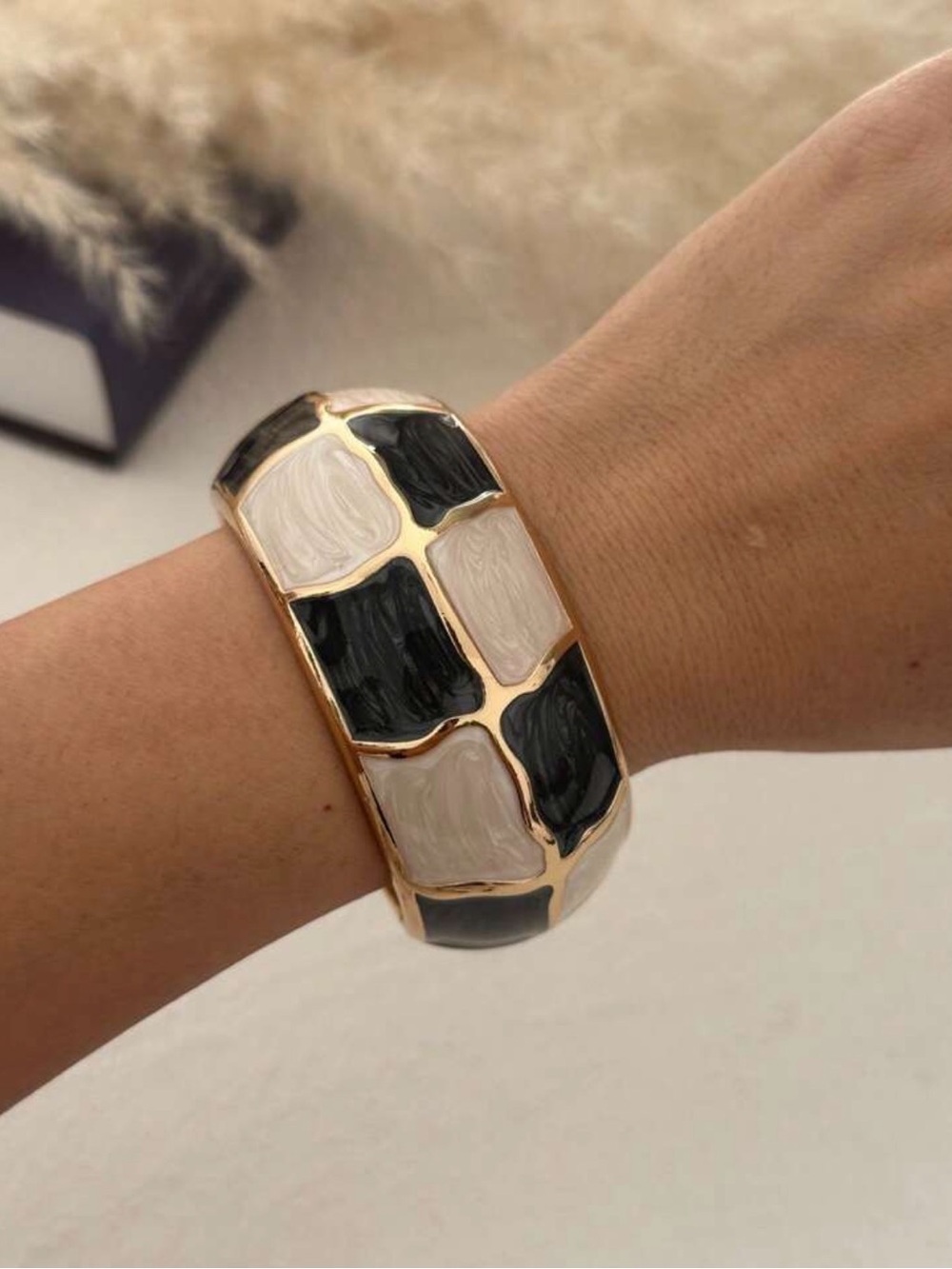 Elegant Black & Ivory Enamel Bangle
